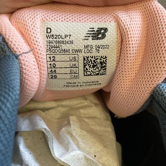 New Balance Women’s Running Course Shoes, Size 12 D, Wide Width, NWT - Picture 7 of 9